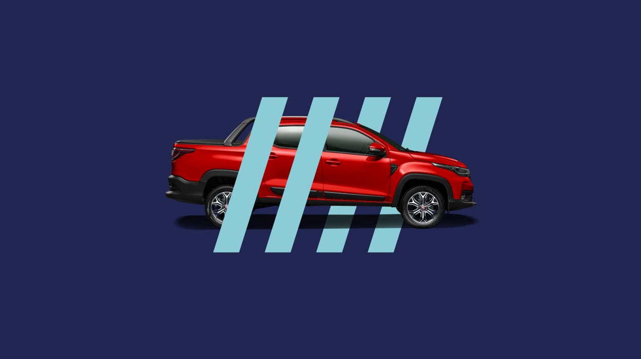 Nueva Fiat Stada roja de costado, con sobreimpreso de la flag de la marca en celeste.