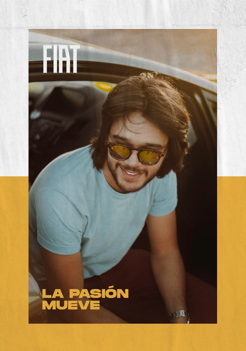 Poster de Fiat Verano: Jóven con lentes amarillos sentado en el asiento de copiloto del auto con las piernas afuera.